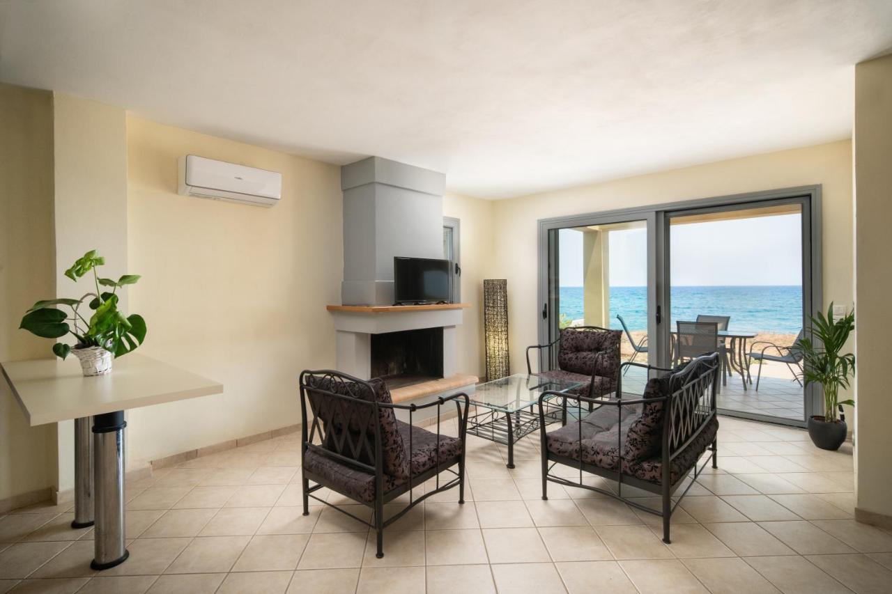 Spacious Beachfront Maisonettes With Stunning Views & A Private Beach Monemvasía Екстериор снимка