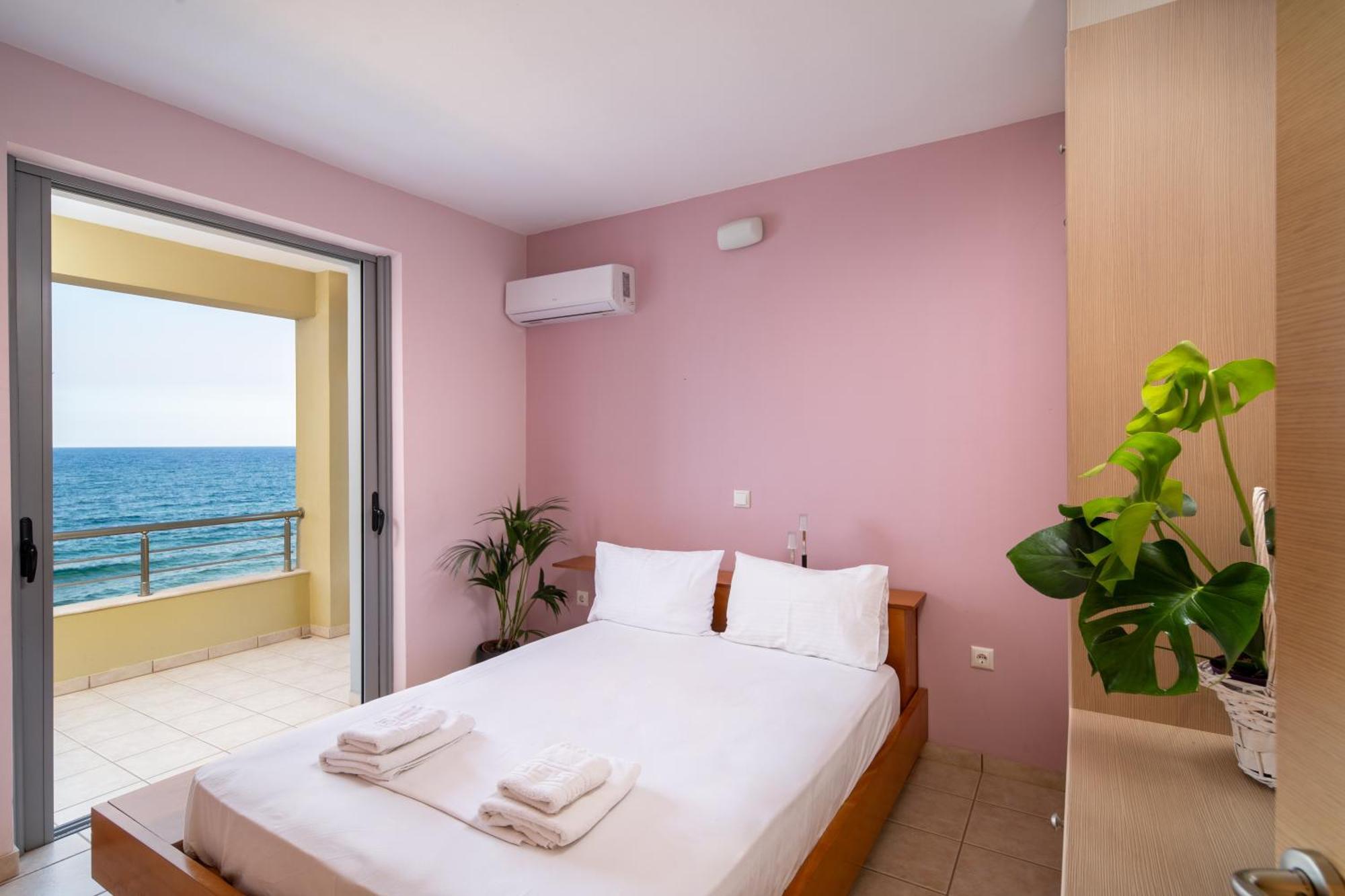 Spacious Beachfront Maisonettes With Stunning Views & A Private Beach Monemvasía Екстериор снимка