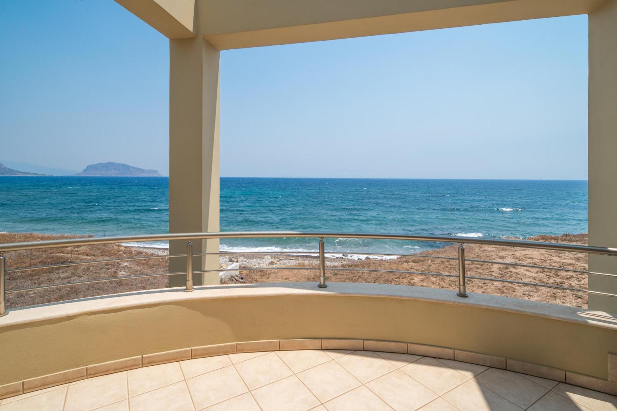 Spacious Beachfront Maisonettes With Stunning Views & A Private Beach Monemvasía Стая снимка